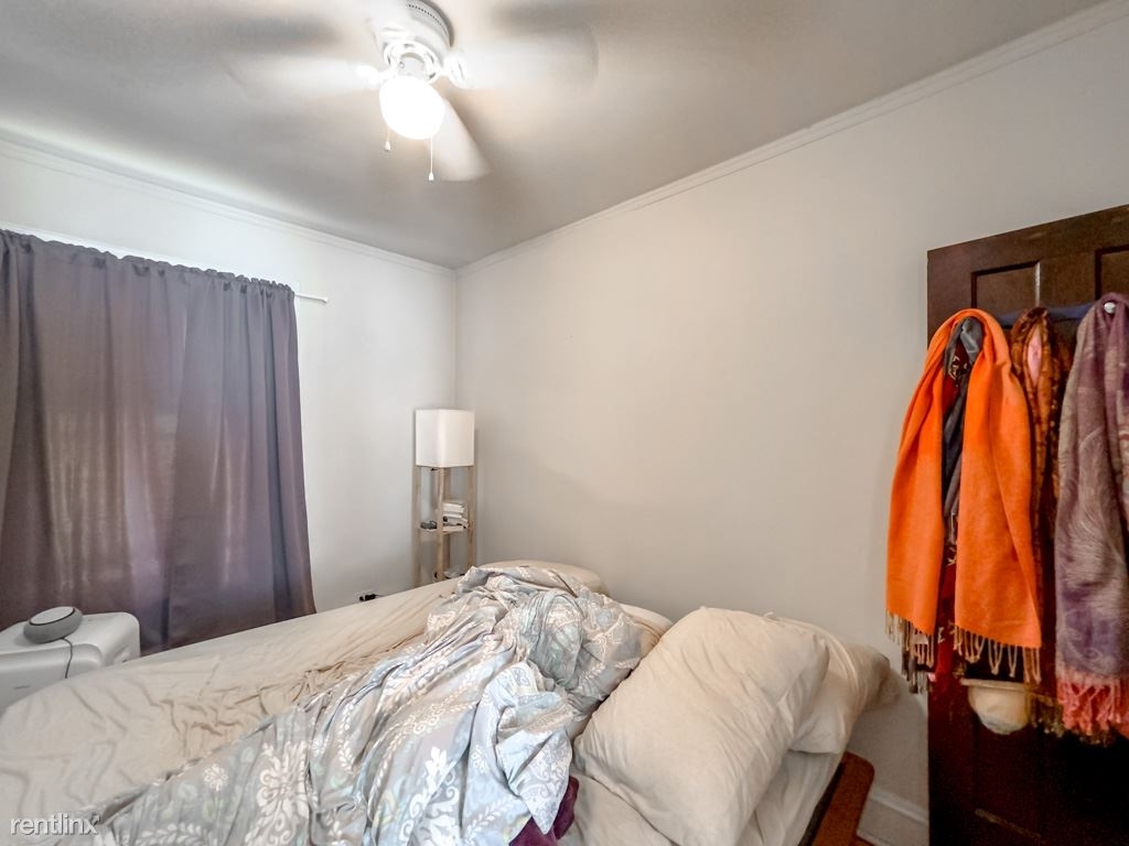 3815 N. Greenview, Unit E-8 - Photo 8