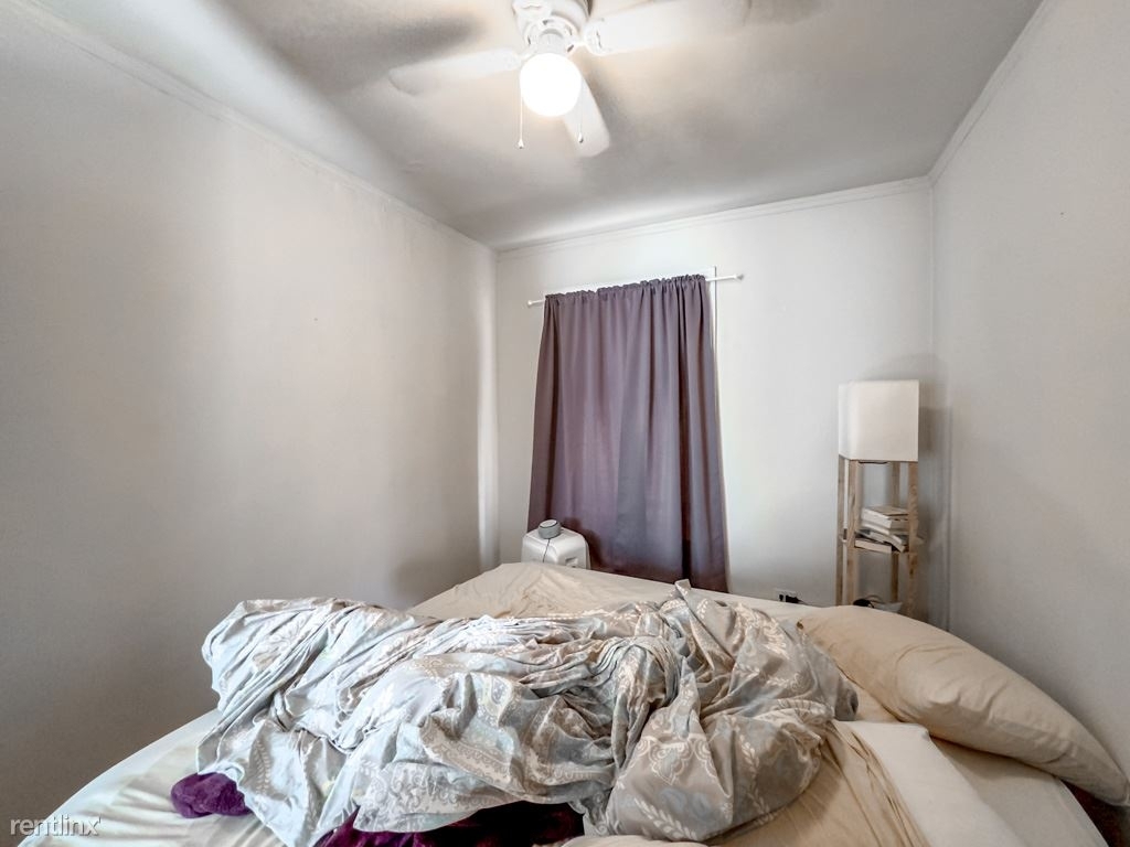 3815 N. Greenview, Unit E-8 - Photo 9