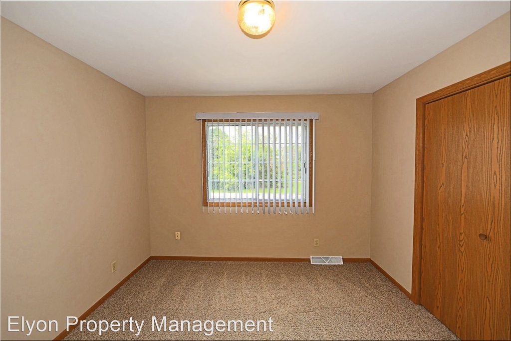 4 Unit At 5509-5515 45th Street - Photo 4