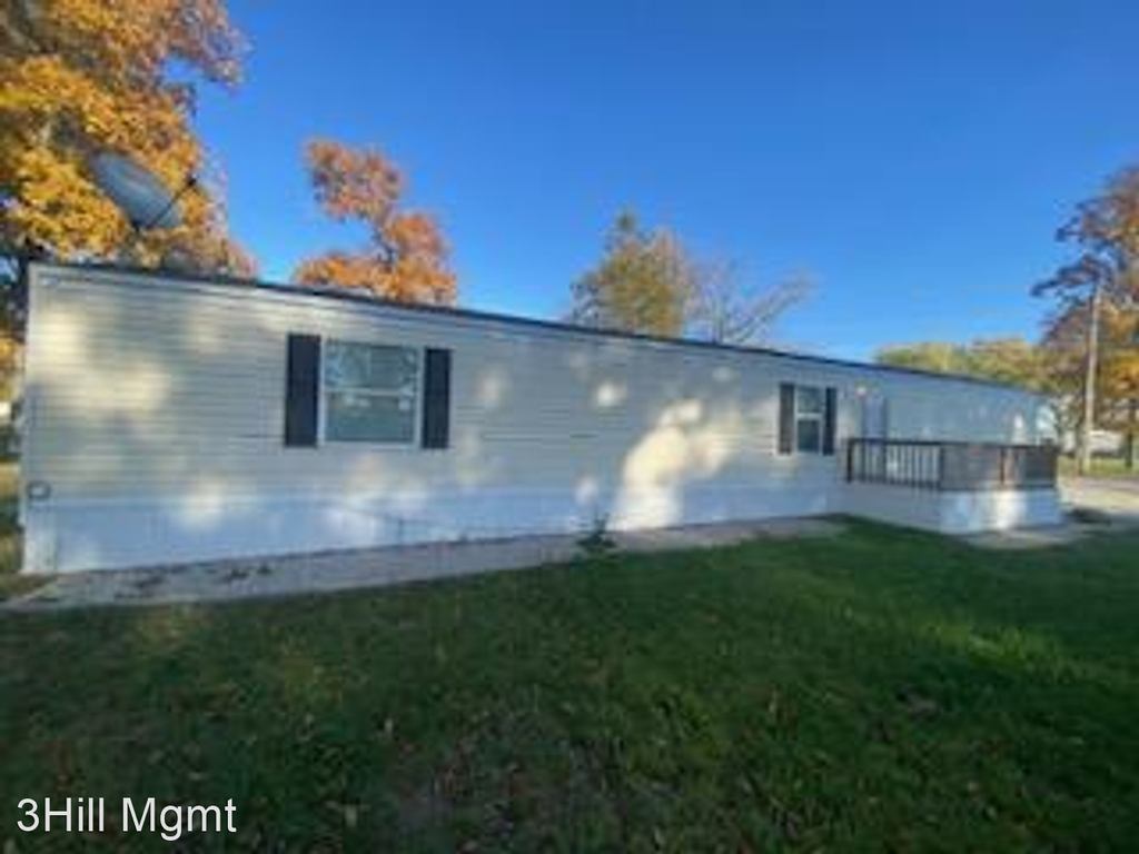 5600 W. Kilgore Avenue - Photo 0