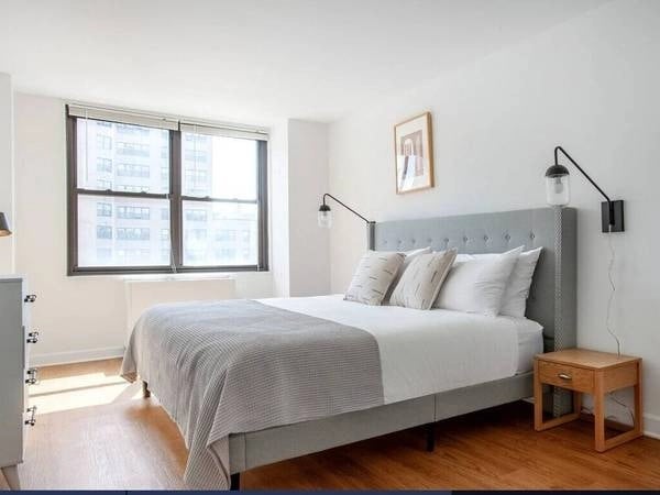 East 27th Street   - Photo 2