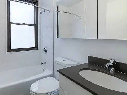 East 27th Street   - Photo 4