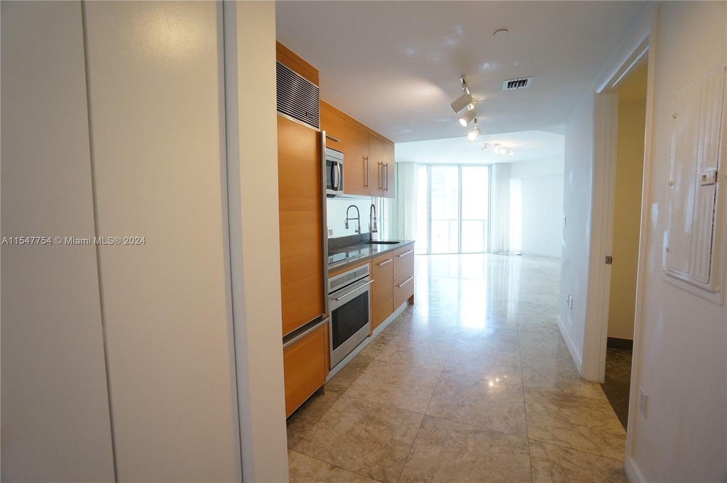 475 Brickell Ave - Photo 5