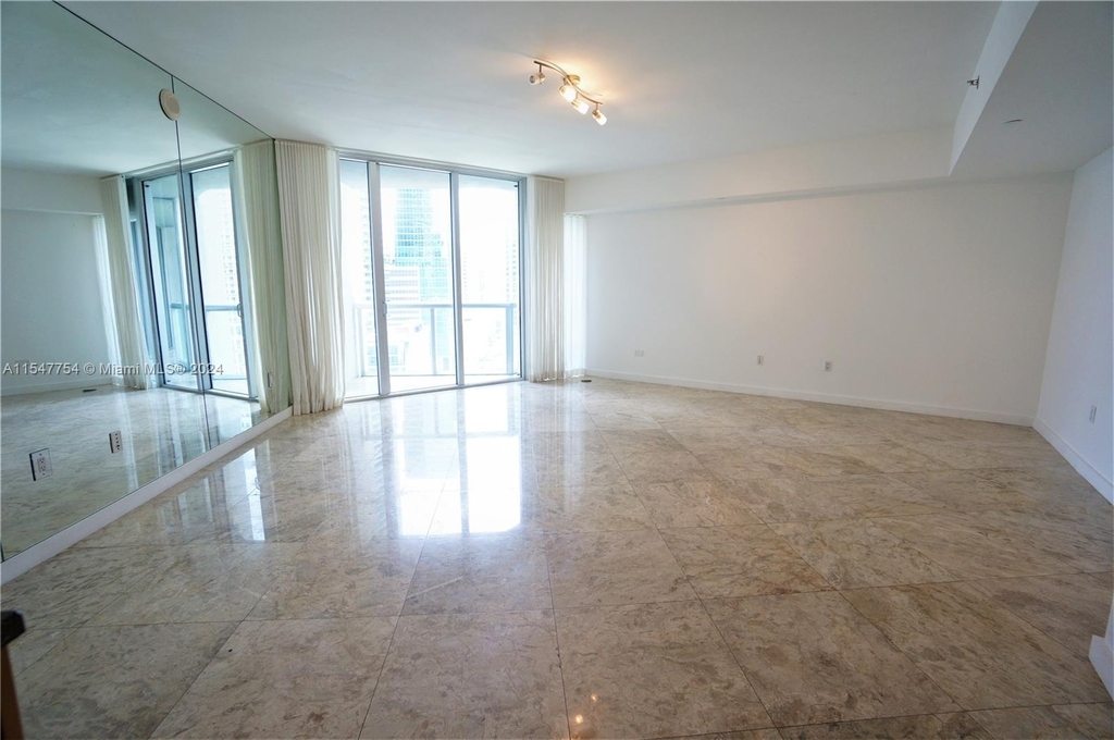 475 Brickell Ave - Photo 11