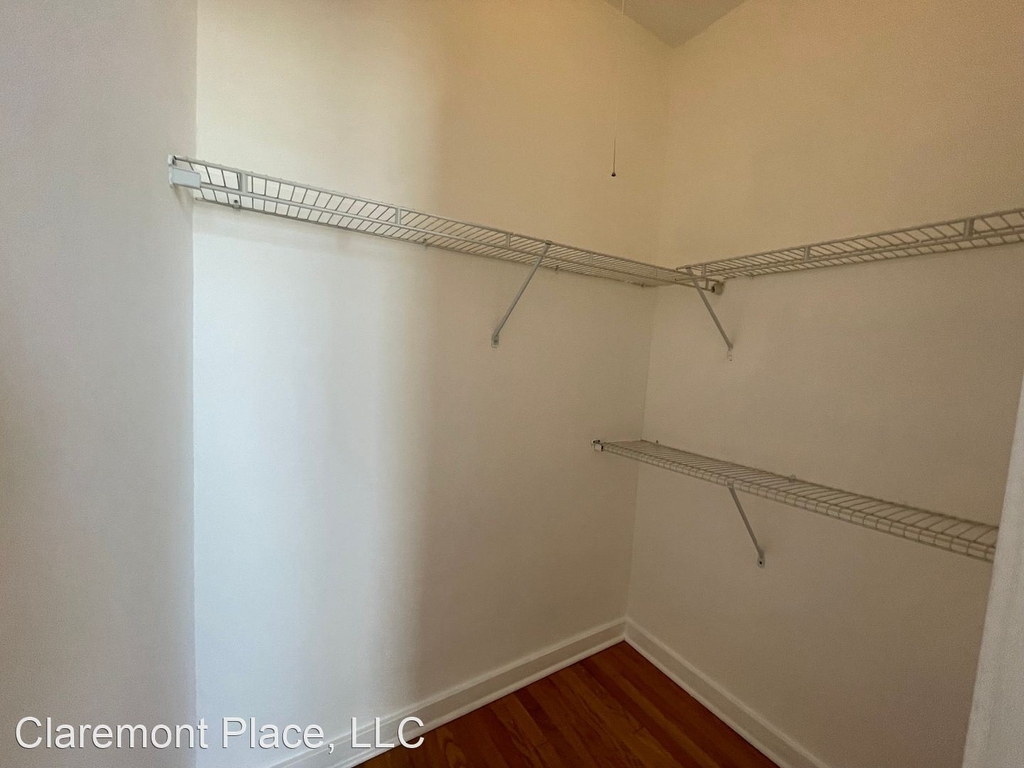 6343 N Claremont Ave - Photo 11