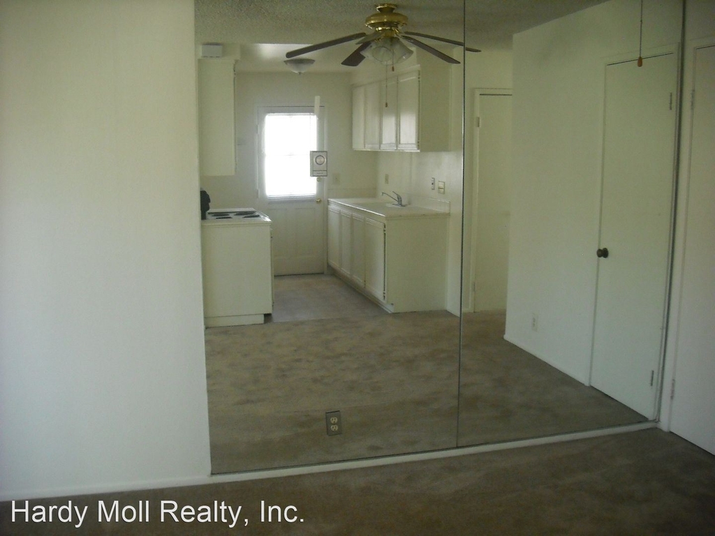 1136 Chalmette Avenue - Photo 6