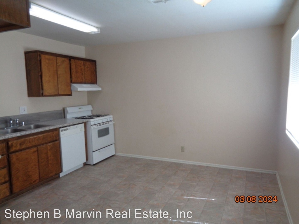 2821 Desert Street - Photo 2