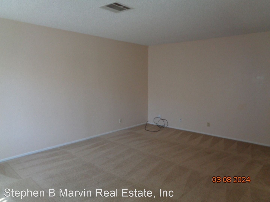 2821 Desert Street - Photo 3