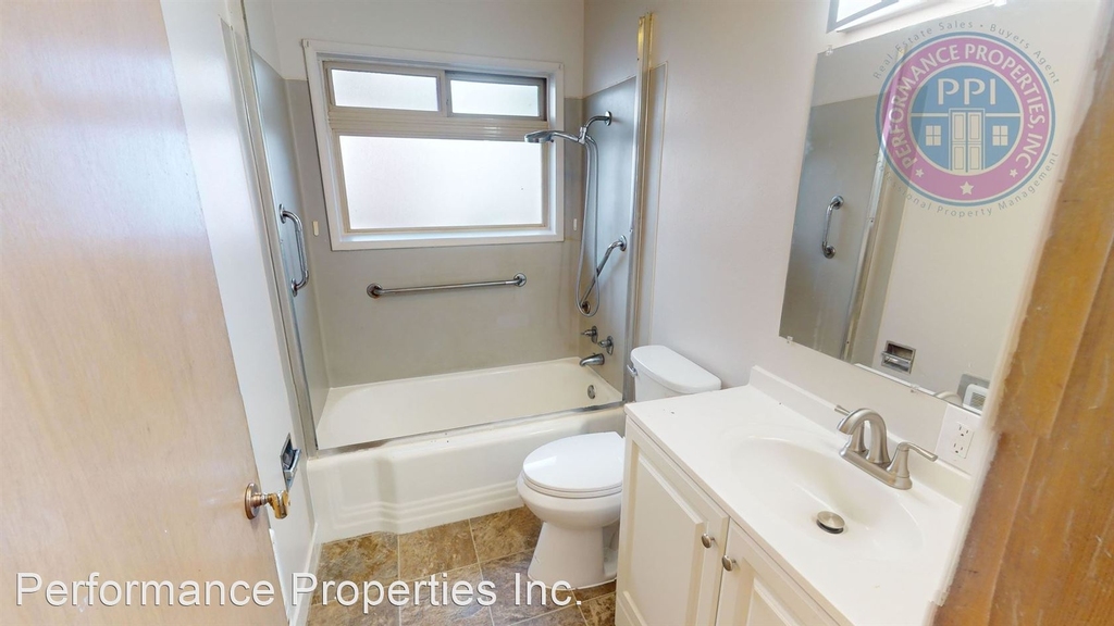 5707 - 5725 Se Division Street - Photo 14