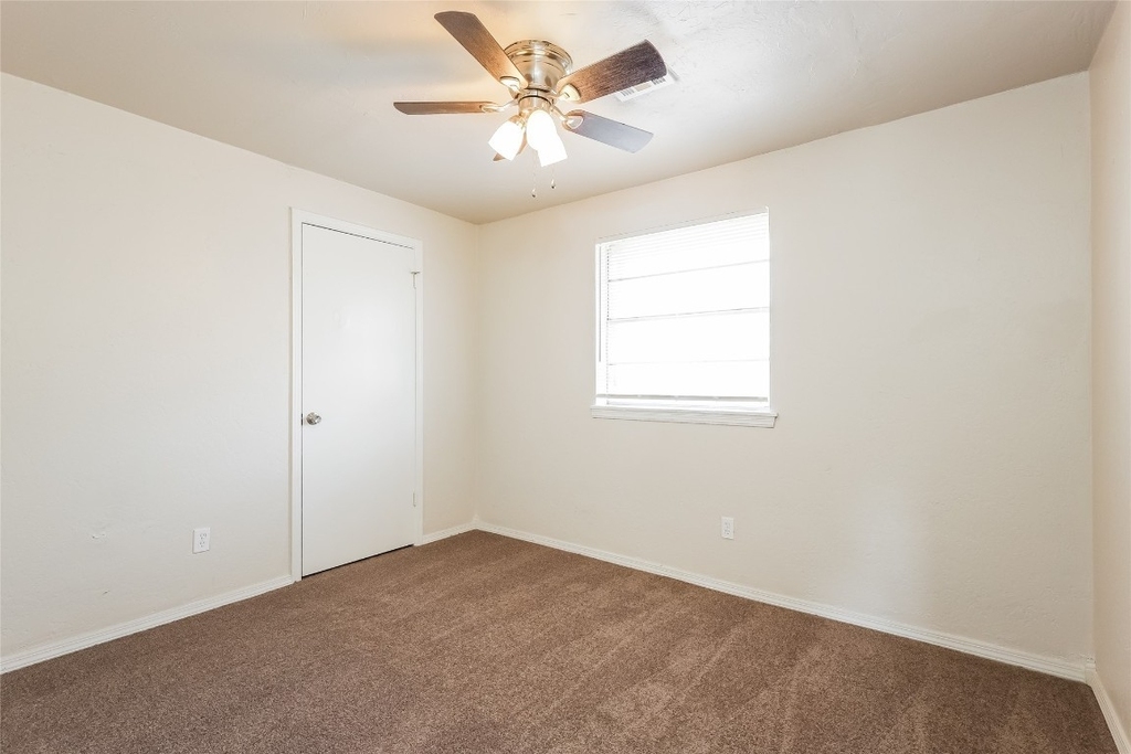 5516 S Dimple Drive - Photo 10