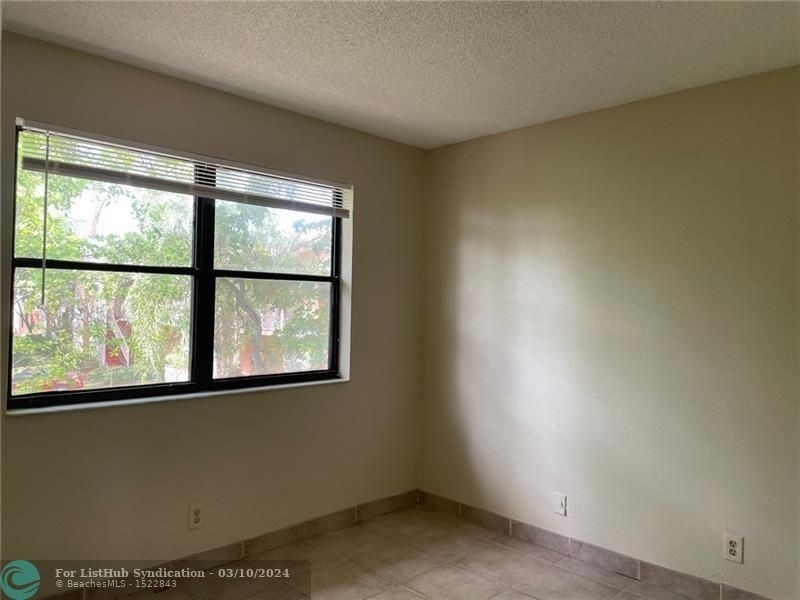 11634 Nw 26th Ct - Photo 5