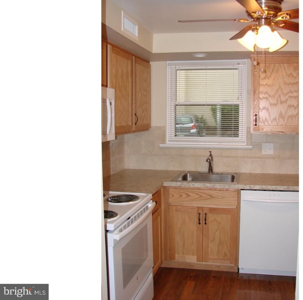 315 S Valley Forge Rd #11 - Photo 3