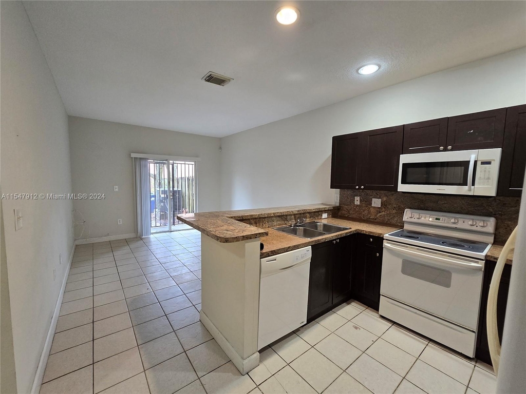 11374 Sw 230th Ter - Photo 4