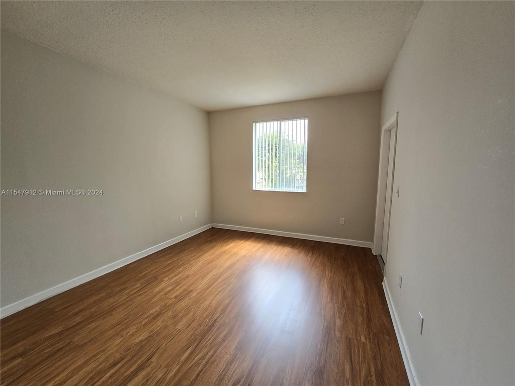 11374 Sw 230th Ter - Photo 16