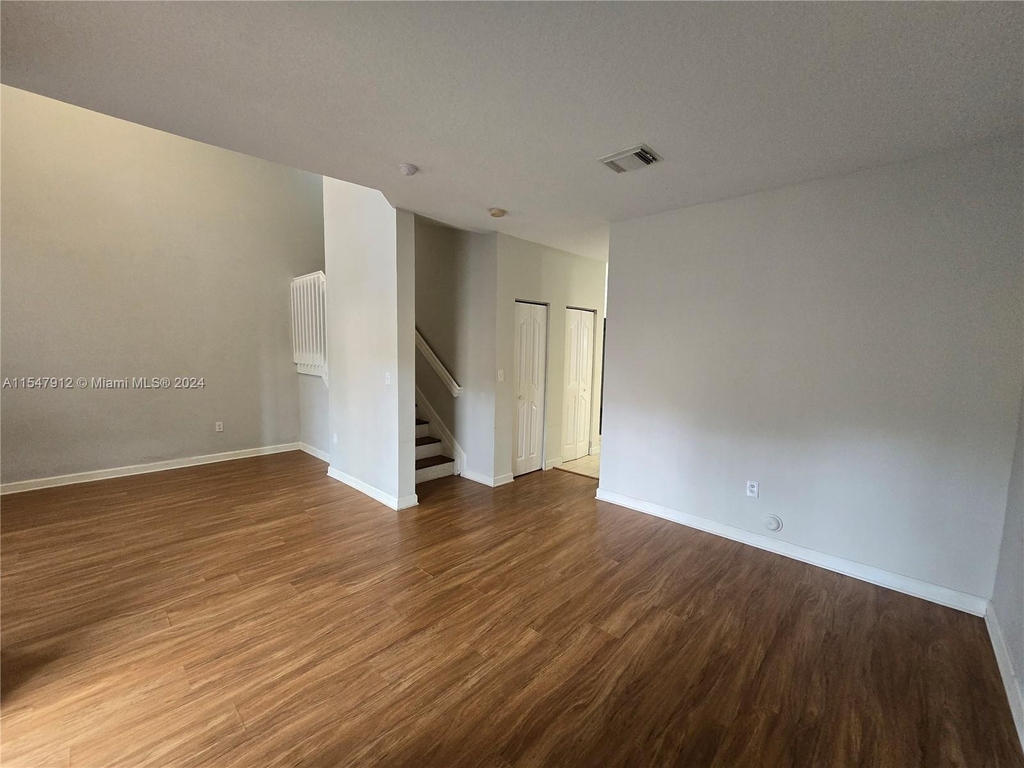 11374 Sw 230th Ter - Photo 2