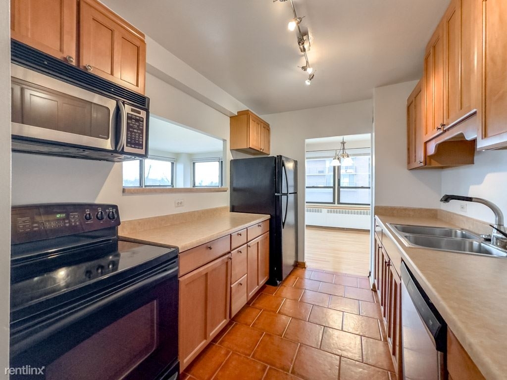 4180 N. Marine Drive, Unit A504 - Photo 1