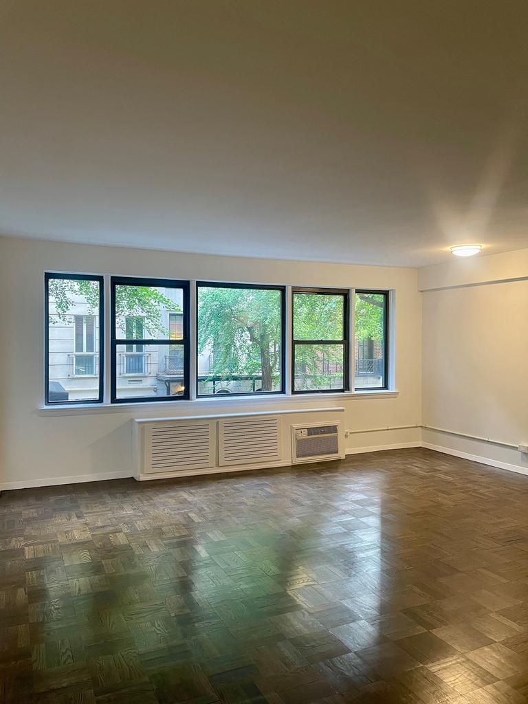 Beekman Place - Photo 0