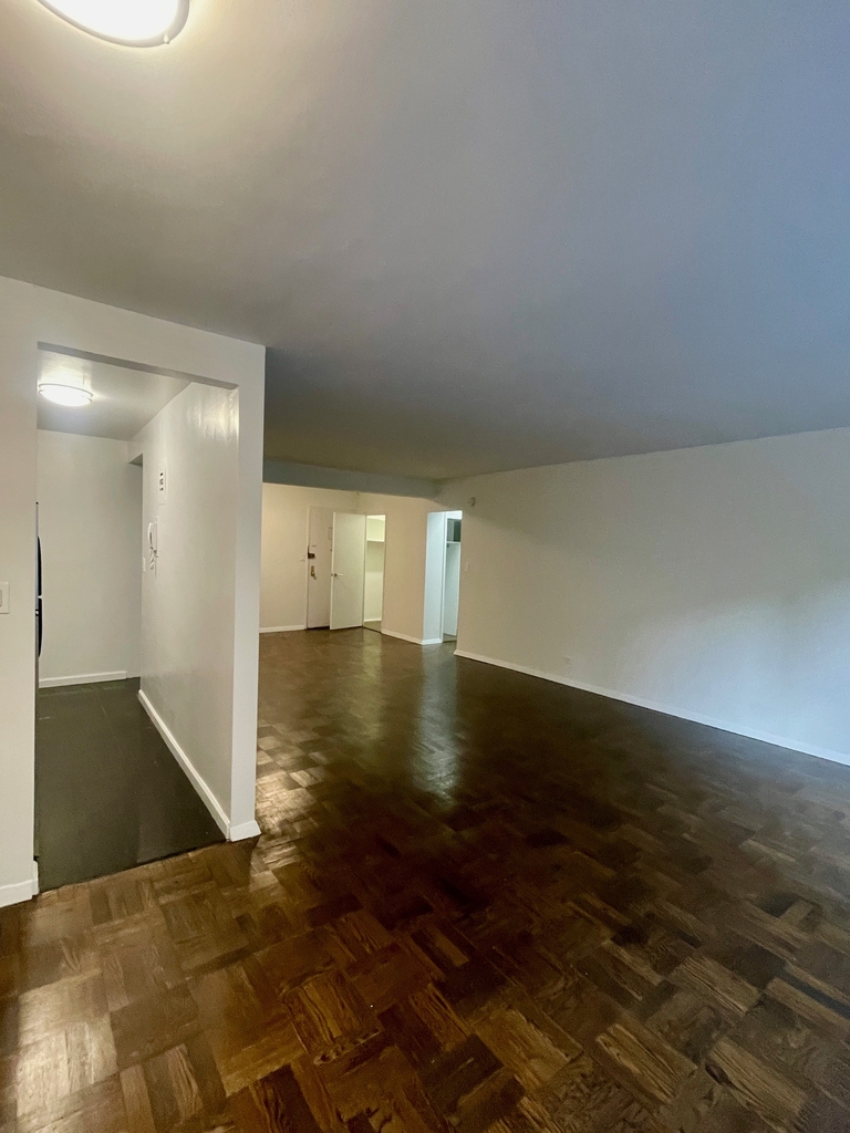 Beekman Place - Photo 2