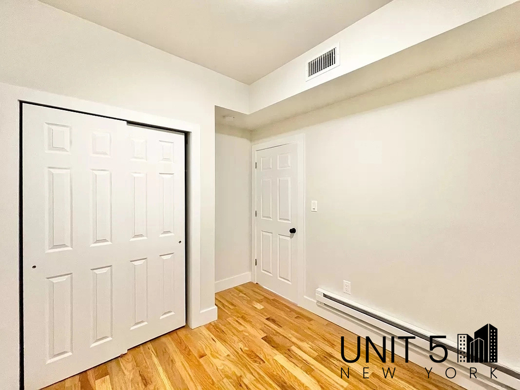 221 Schenectady Avenue - Photo 12