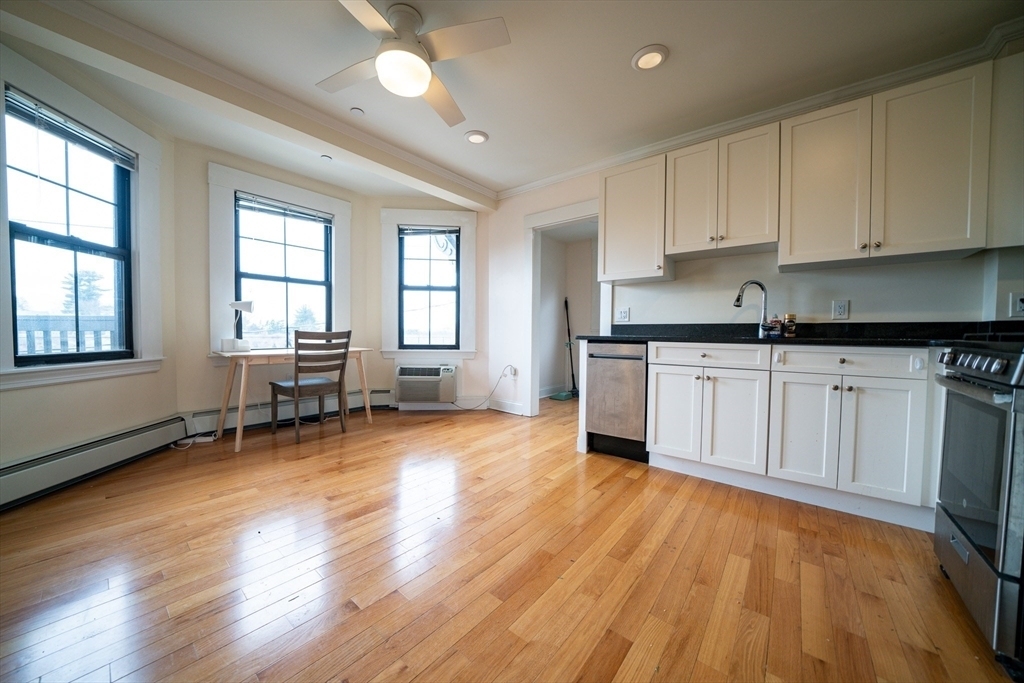 219 Commonwealth Ave - Photo 5