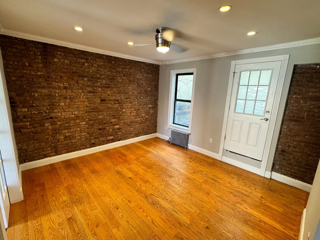 326 East 100th Street - Photo 4