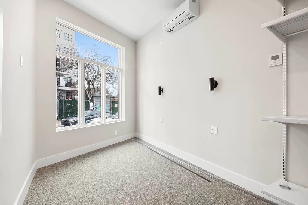 763 Park Avenue - Photo 1