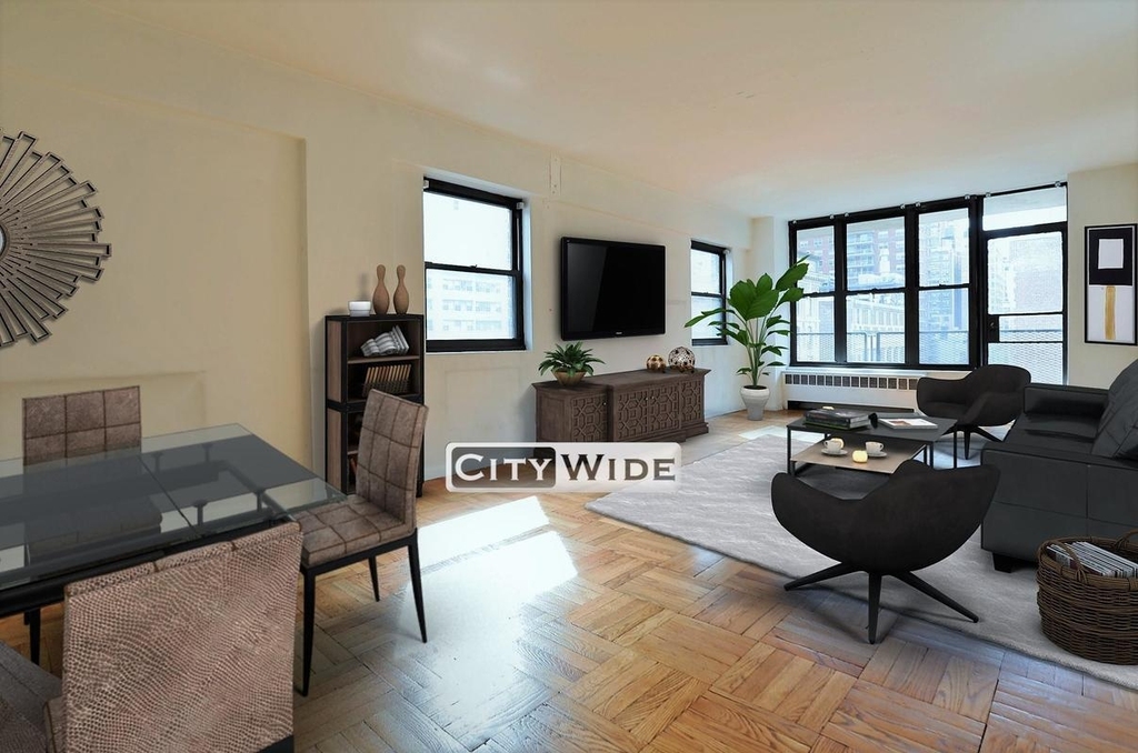 165 East 35th Street - Photo 1