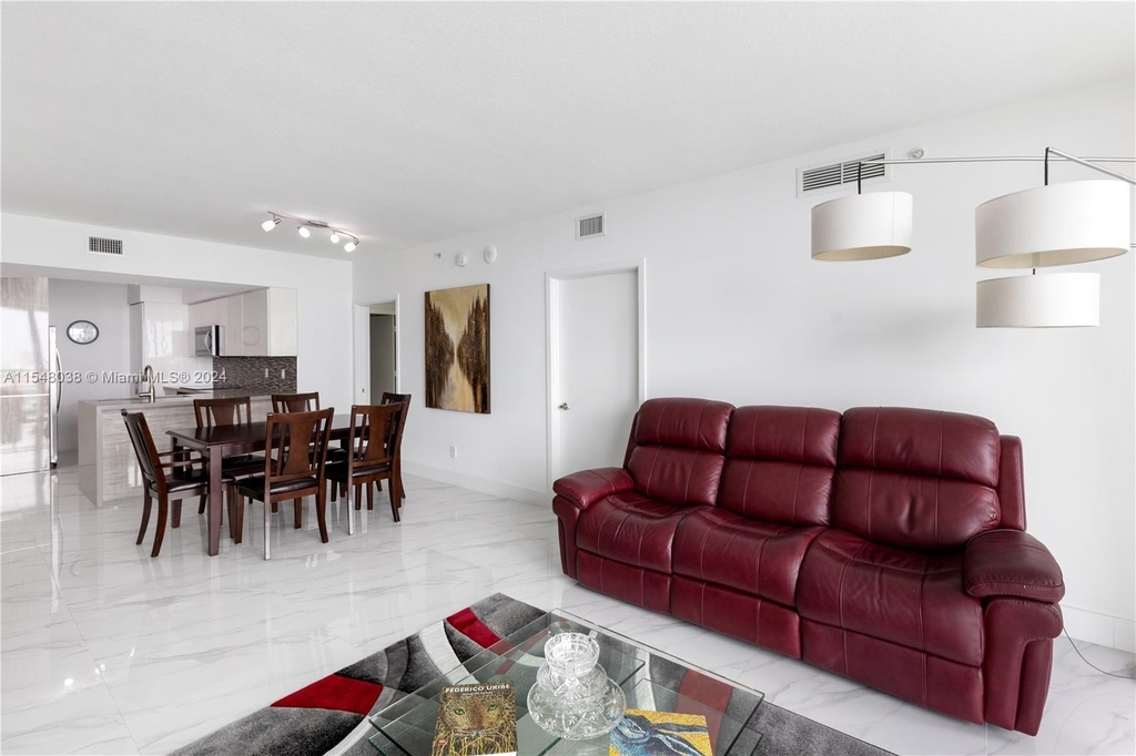 335 S Biscayne Blvd - Photo 10