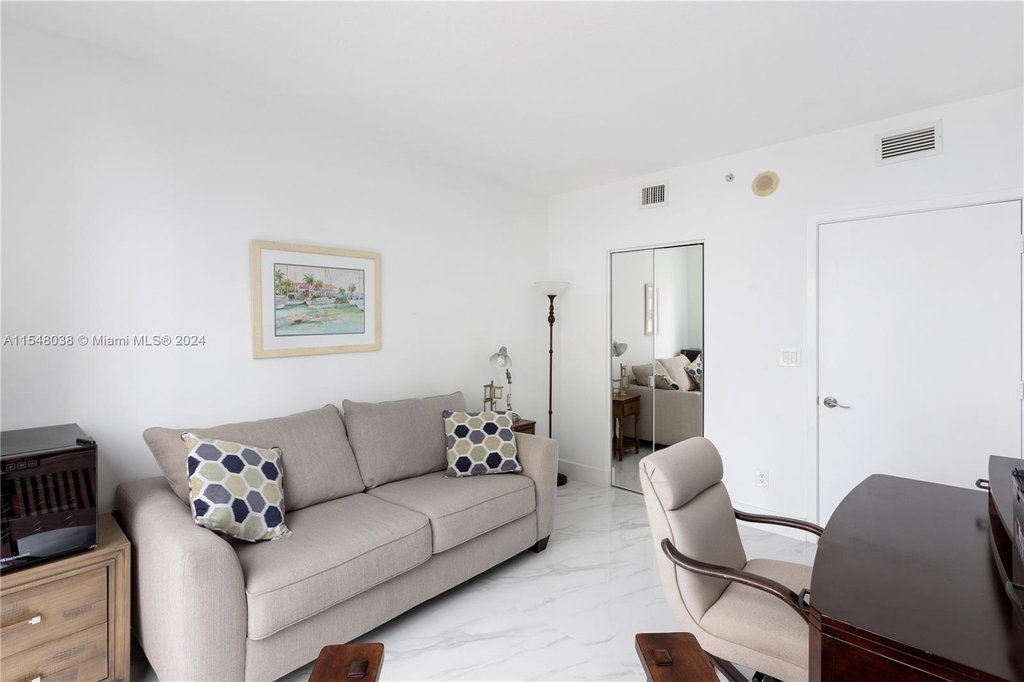 335 S Biscayne Blvd - Photo 19