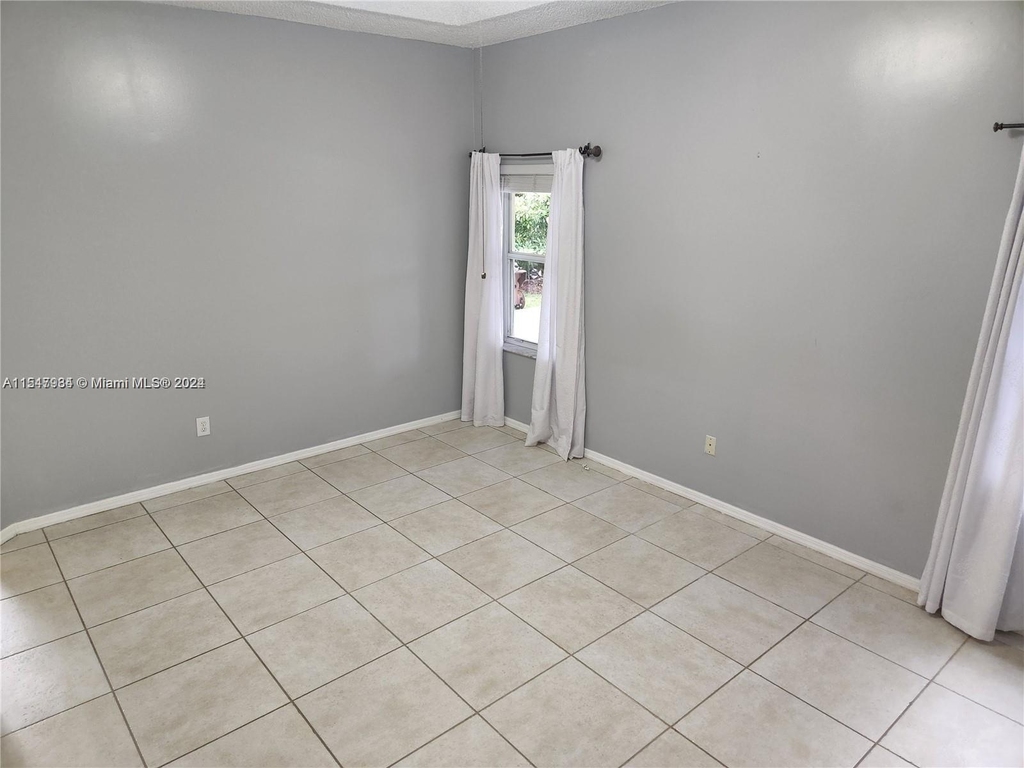 17091 Nw 13th St - Photo 11