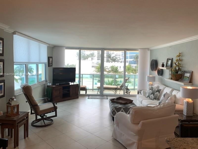 2501 S Ocean Dr - Photo 2