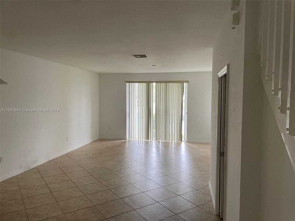 8224 Sw 25th Ct - Photo 3