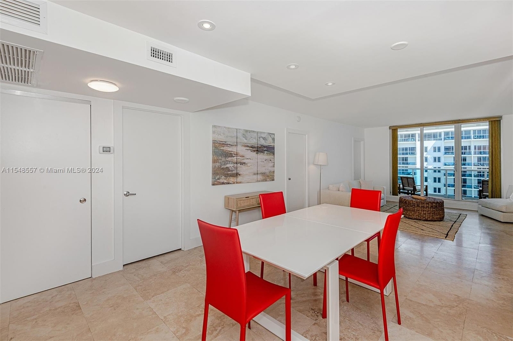 2301 Collins Ave - Photo 1