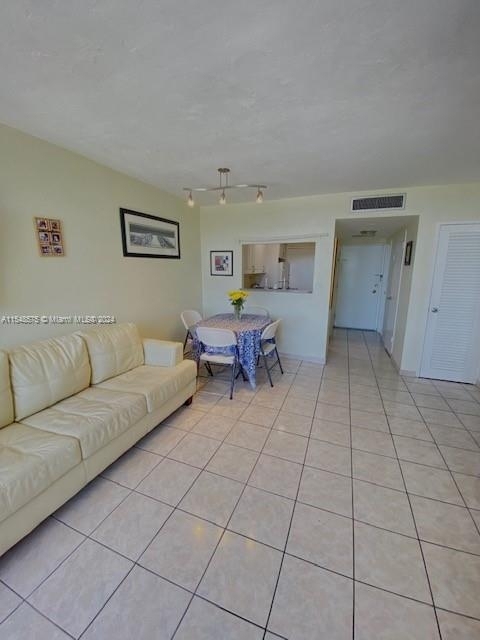 2899 Collins Ave - Photo 6