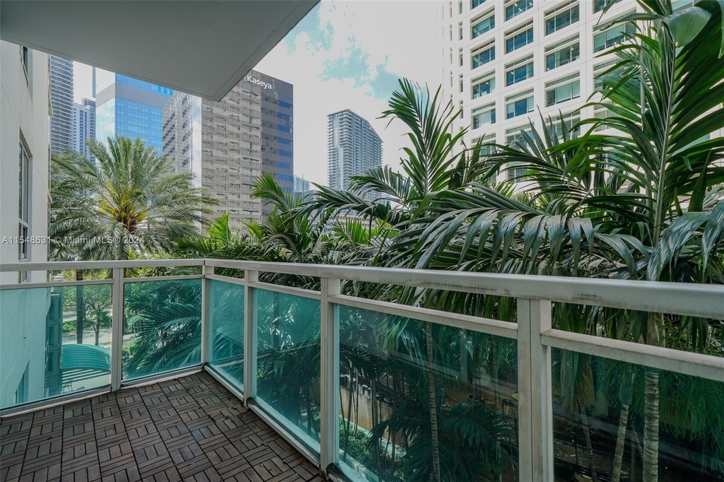 950 Brickell Bay Dr - Photo 10