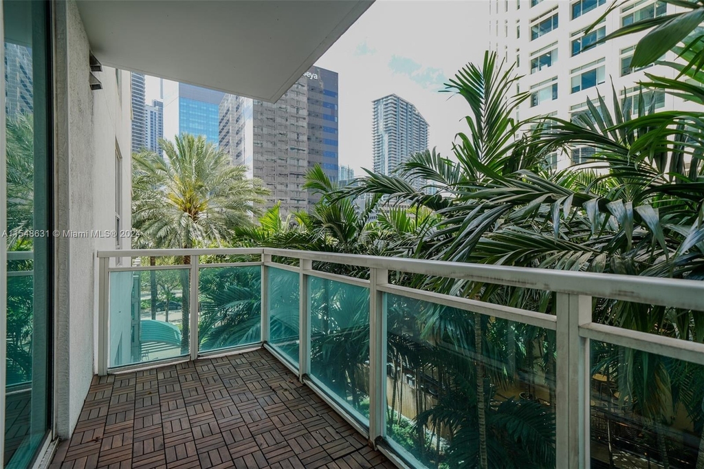 950 Brickell Bay Dr - Photo 9