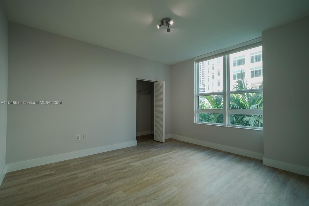 950 Brickell Bay Dr - Photo 8