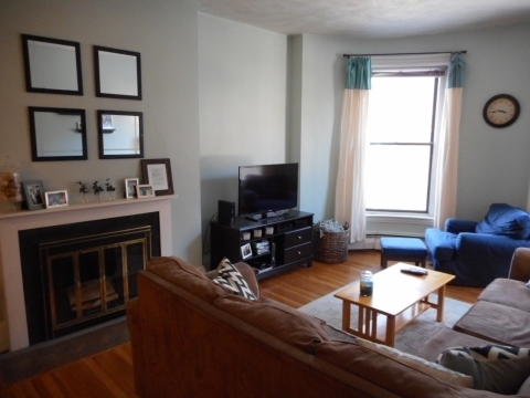 925 Beacon St - Photo 1