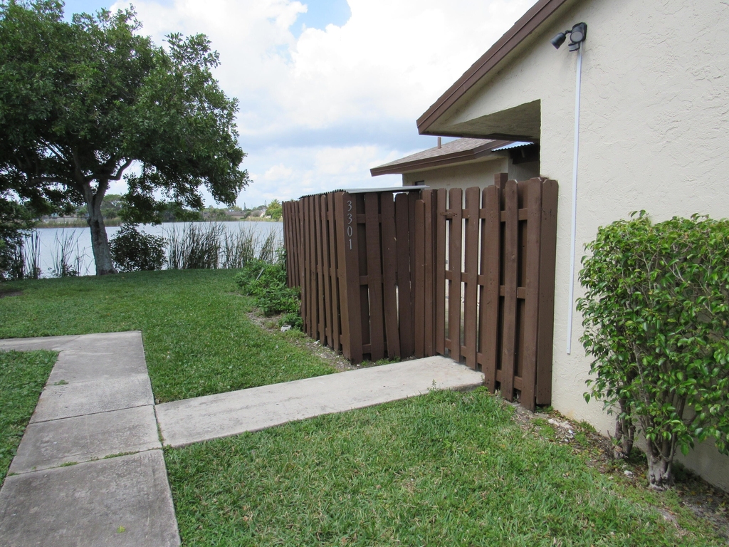 3301 Waterview Circle - Photo 0