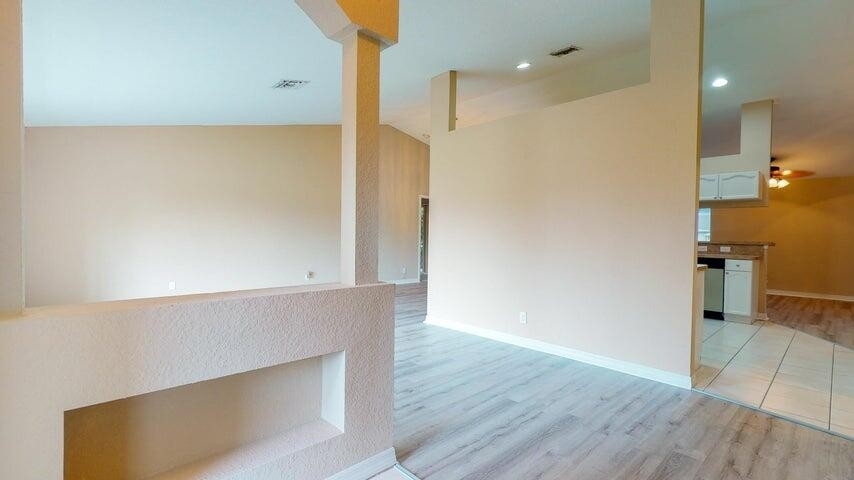 1330 Sw Del Rio Boulevard - Photo 6