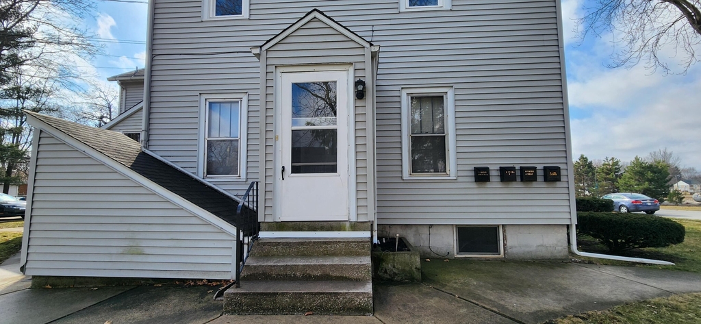 327 N Wood Street - Photo 2