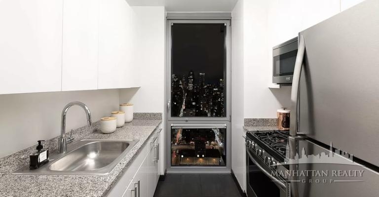 West 37th Street - Photo 2