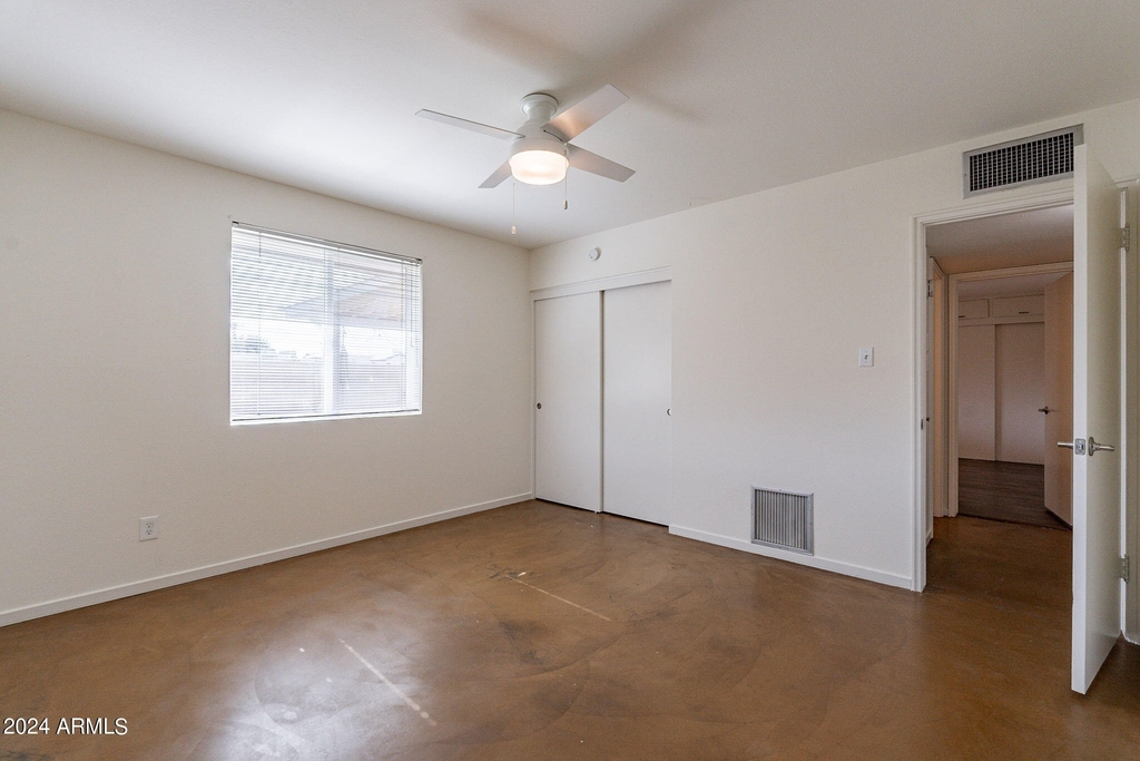 3615 E Clarendon Avenue - Photo 30