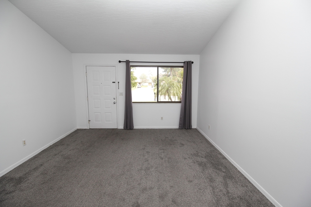 652 Casa Grande Drive - Photo 2