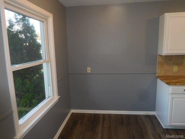 2069 Kipling Avenue - Photo 5