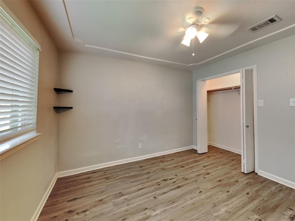 549 Park Center Boulevard - Photo 15