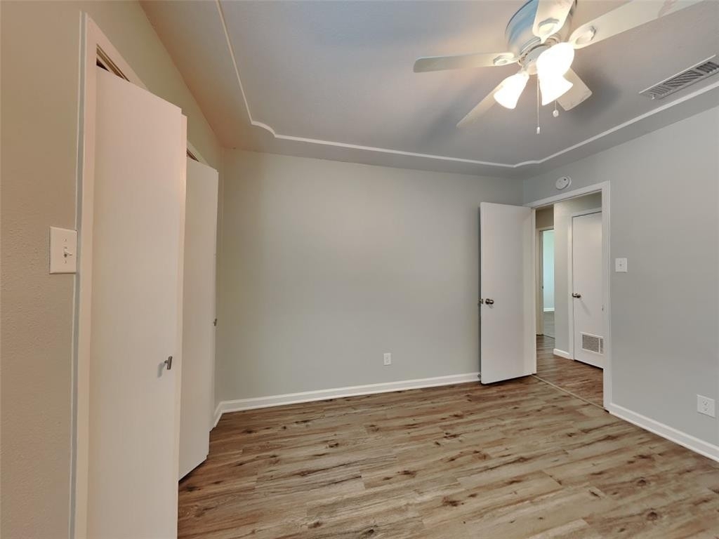 549 Park Center Boulevard - Photo 12