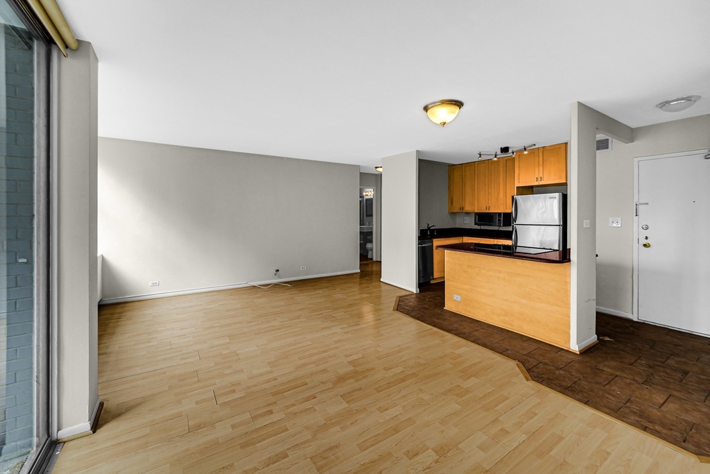 30 E Elm Street - Photo 10