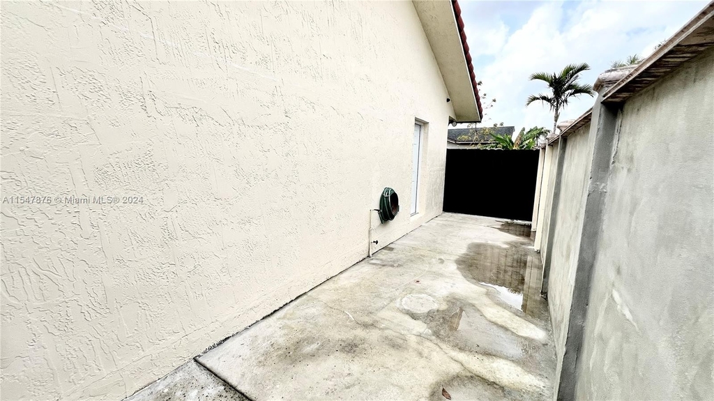 3910 Sw 134th Ave - Photo 11