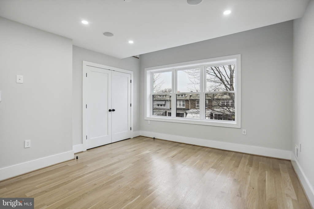 1511 D Street Ne - Photo 7